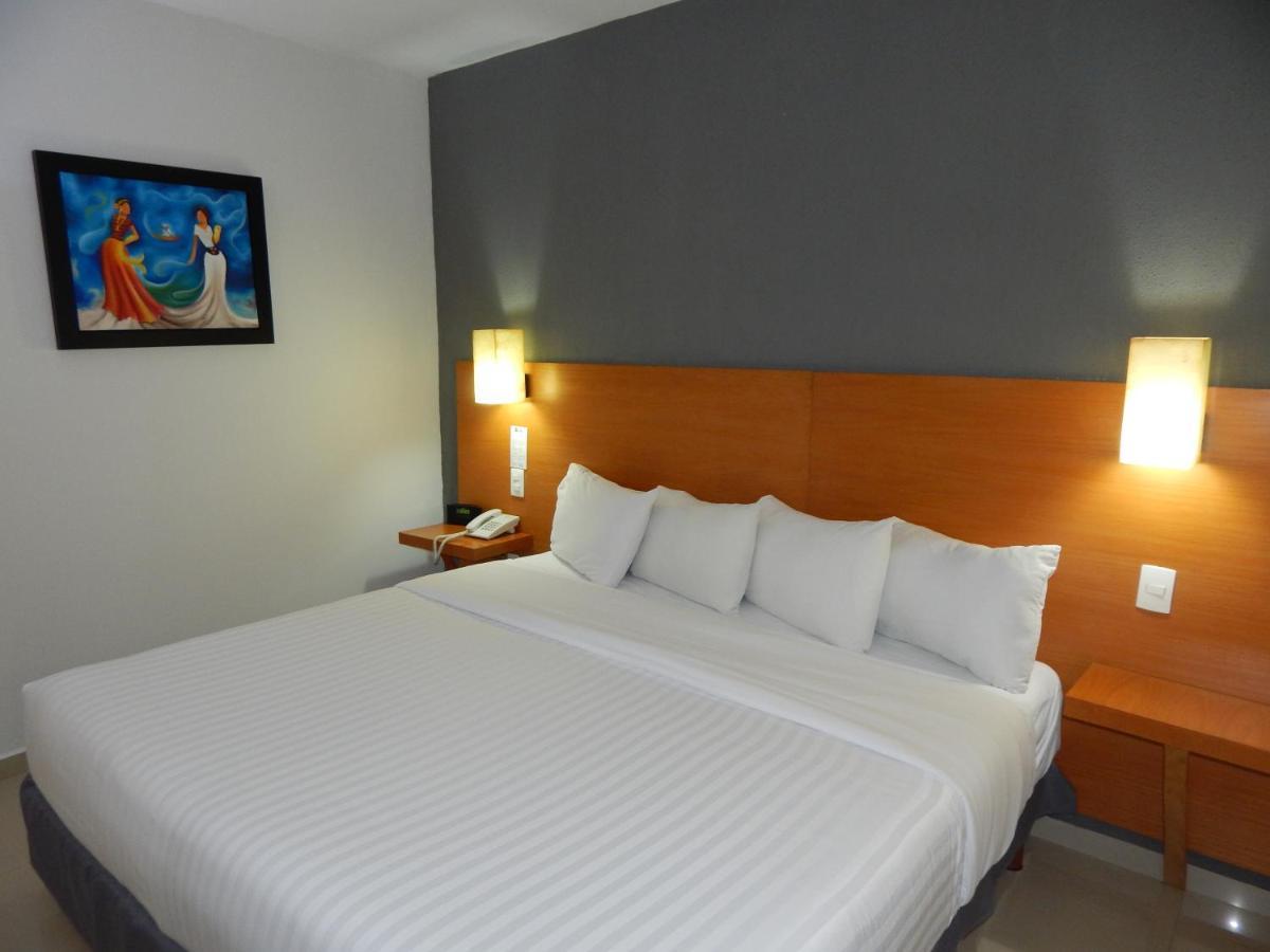 Hotel Gran Minatitlan Plaza Buitenkant foto