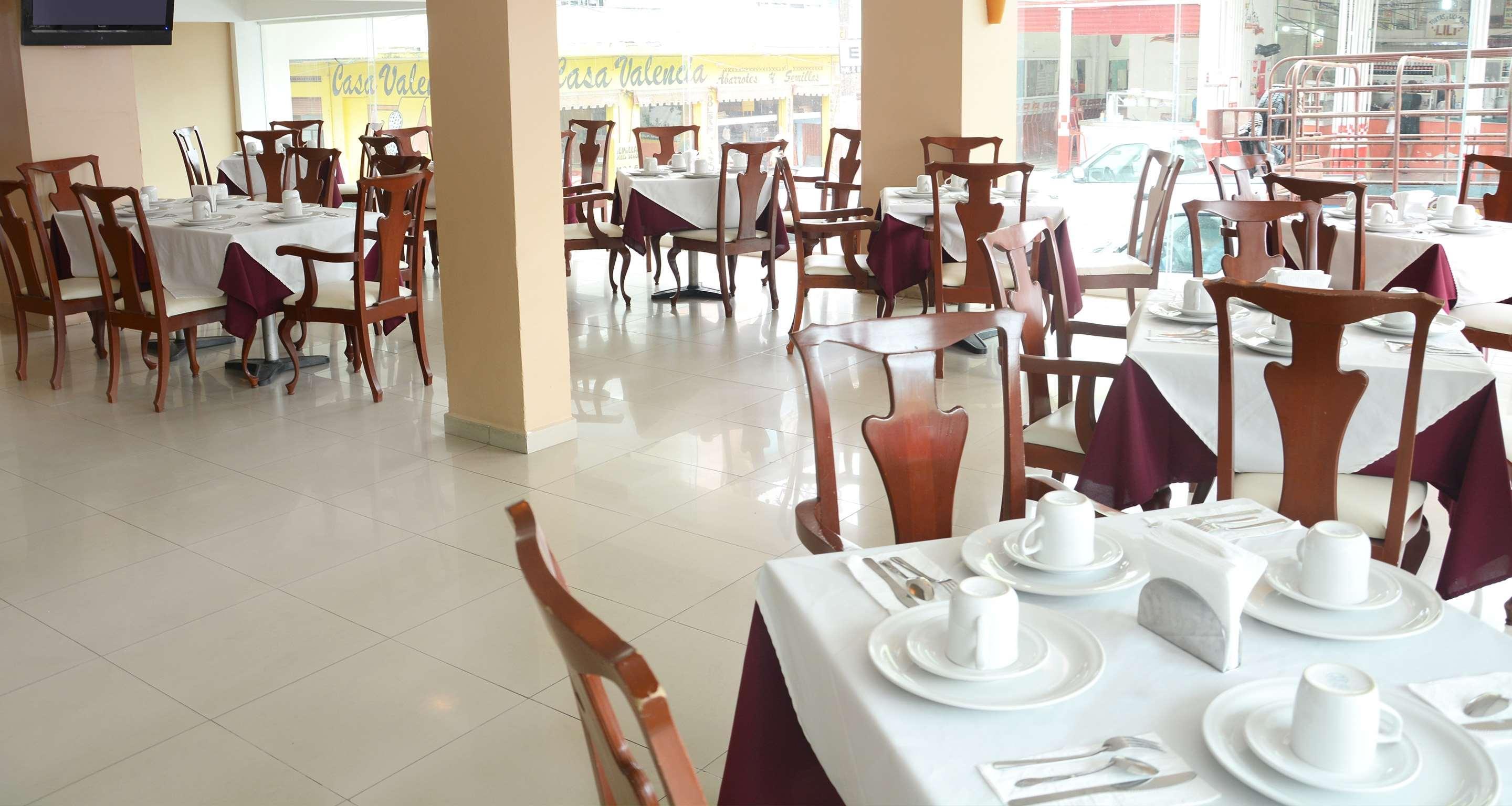 Hotel Gran Minatitlan Plaza Buitenkant foto